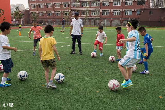 乌拉圭名宿：C罗会在美加墨拿到不少点球 就像2022年梅西那样